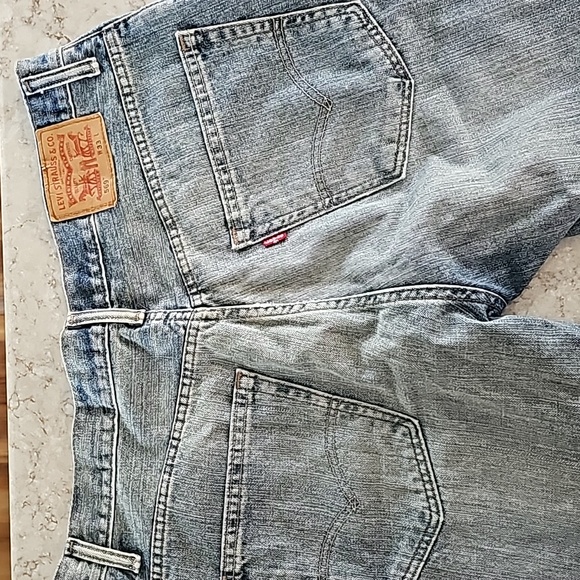 Men's Levi denim shorts style 569 waist 33 - Picture 3 of 8